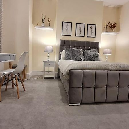 Double Room In Shared Flat Londra Esterno foto