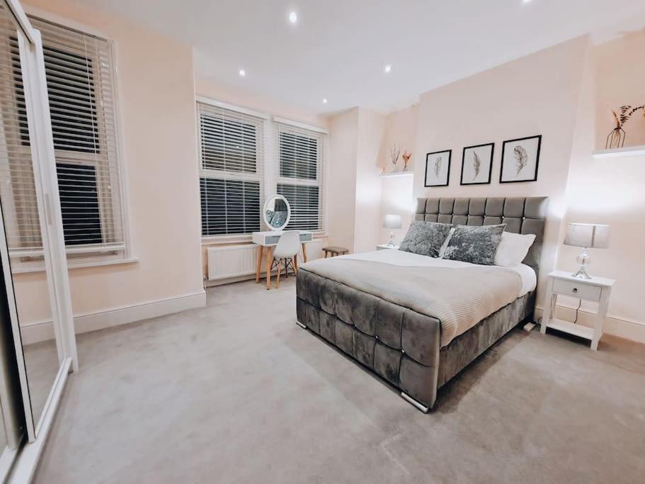 Double Room In Shared Flat Londra Esterno foto