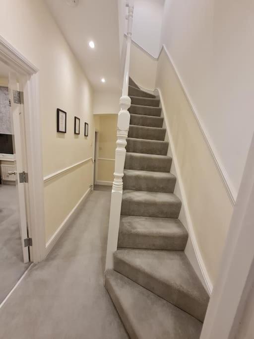 Double Room In Shared Flat Londra Esterno foto